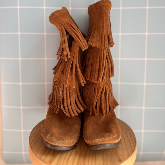 Minnetonka 3 Layer Fringe Suede Boots Size 5 Boho Western - Picture 3 of 6